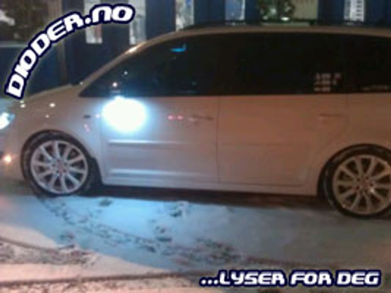 Golf 6 og Touran under speil ledlys